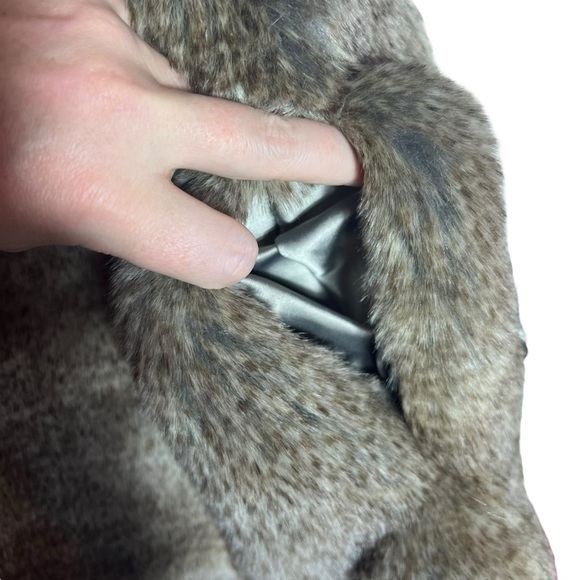 Tart Collections Kyla Vest Faux Fur Brown/Grayish Taupe, Size Small - Picture 7 of 9